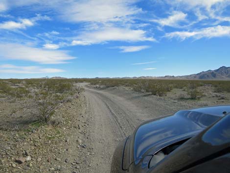 Keyhole Canyon Road