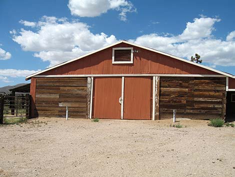 Walking Box Ranch, Barn