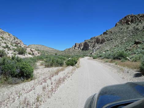 Valley of Faces Road