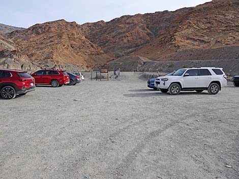 Mosaic Canyon Road