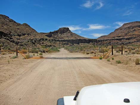 Hole-in-the-Wall Road